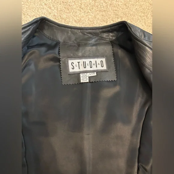 Siena Studio Vintage Leather Gold Accent Full Zip Black Vest Women’s Size Small - Picture 10 of 13